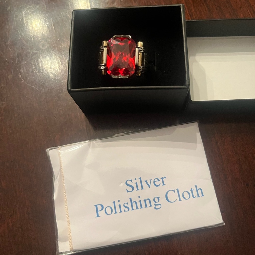 New Elegant Red Gemstone Silver Ring .925 sterling silver. Beautiful 10.5